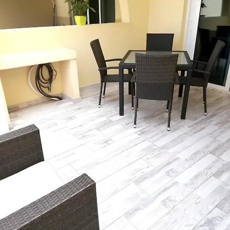 Beachside Retreat: Poolside With Wi-fi Apartment Costa Adeje (Tenerife)