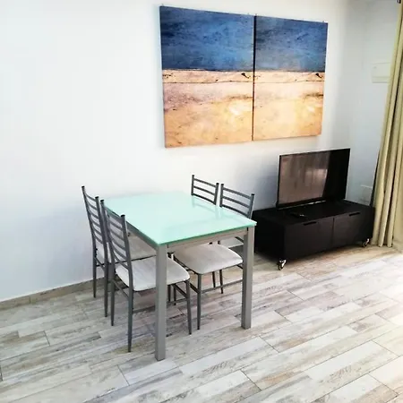 Beachside Retreat: Poolside With Wi-fi * Costa Adeje (Tenerife)